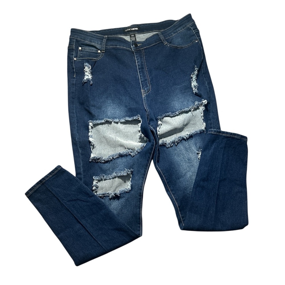Cute cut out Jeans straight leg.